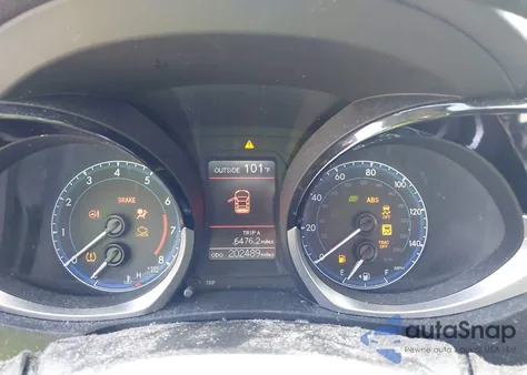 2015 Toyota Corolla S Plus z USA, uszkodzony, nr VIN 5YFBURHE7FP277695